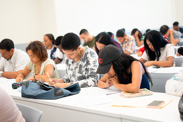 Inauguración del ciclo del curso 2025-2026 en UNIROMANA. 
