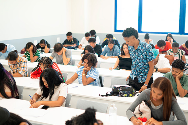 Inauguración del ciclo del curso 2025-2026 en UNIROMANA. 