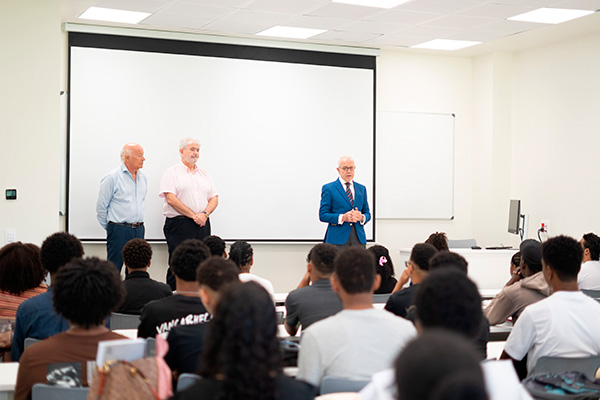 Inauguración del ciclo del curso 2025-2026 en UNIROMANA. 