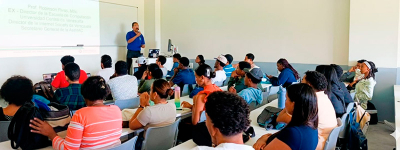 UNIROMANA reflexiona sobre la ética en la Inteligencia Artificial junto al profesor venezolano Robinson Rivas